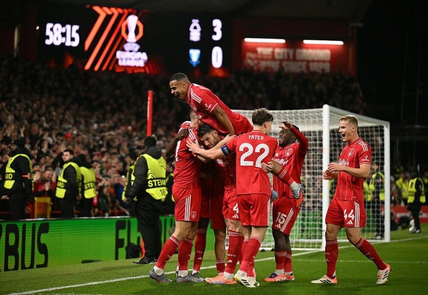 Nottingham Forest dễ dàng chiến thắng